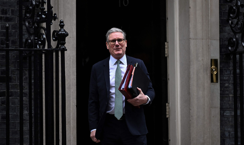 UK Finance Minister Says Govt to Cut Costs by 15 Percent